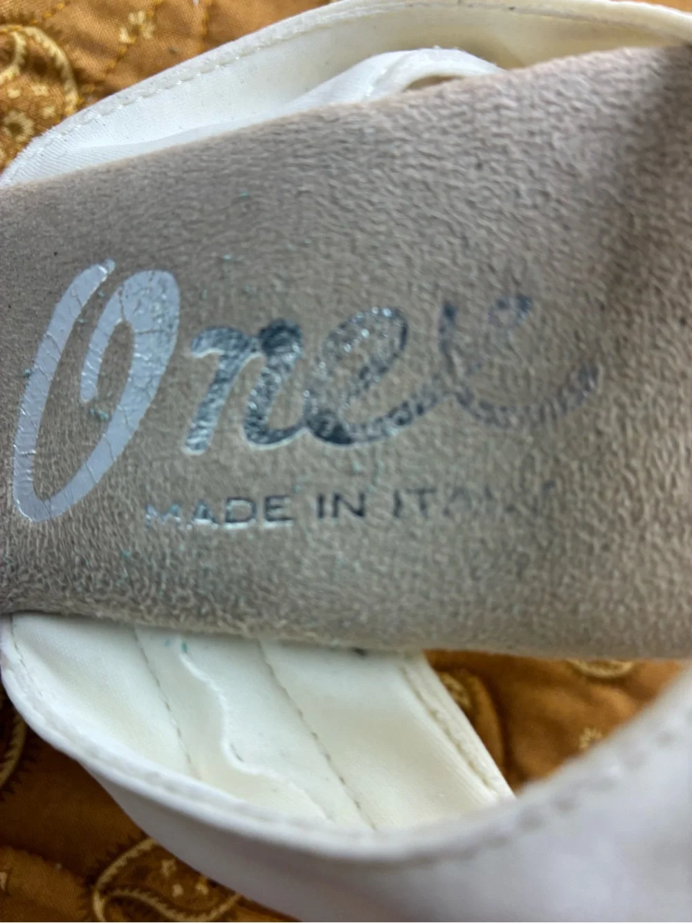 N/A chic white